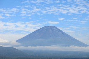 本栖湖　富士