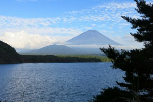 本栖湖　富士