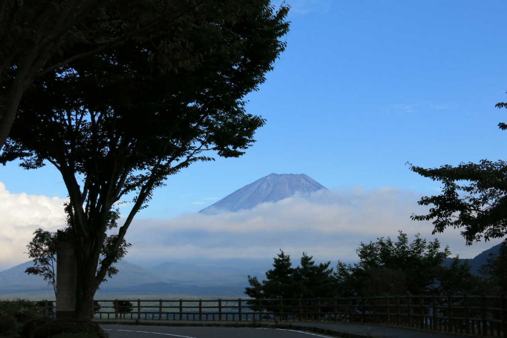 本栖湖　富士